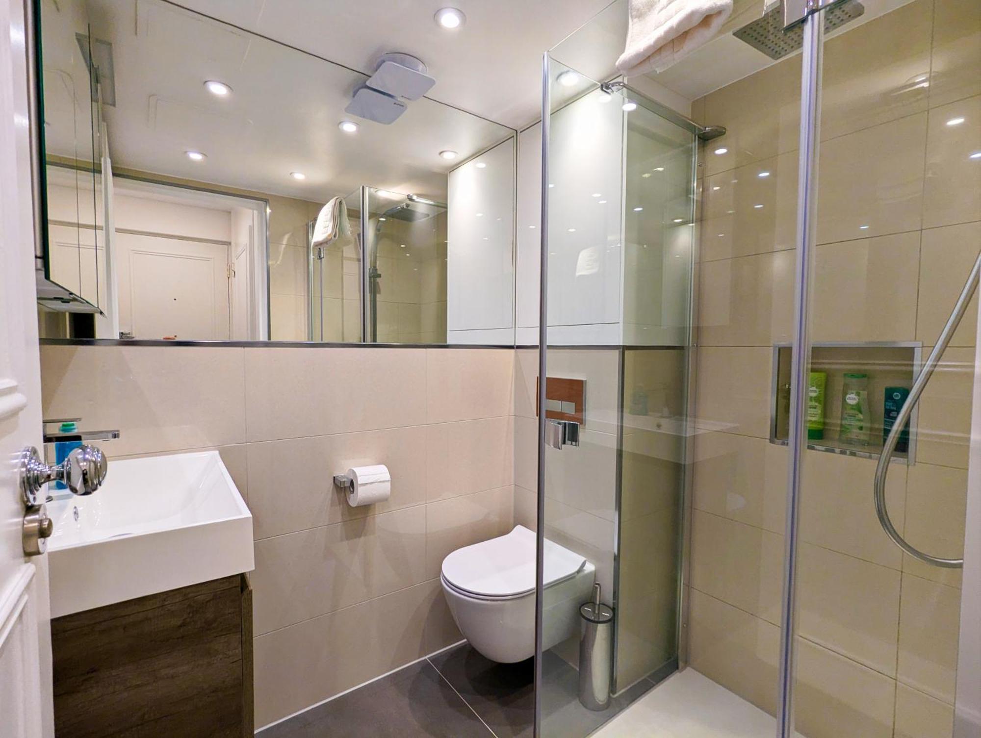 Modern 1 Bedroom Apartment In Kensington Londres Exterior foto